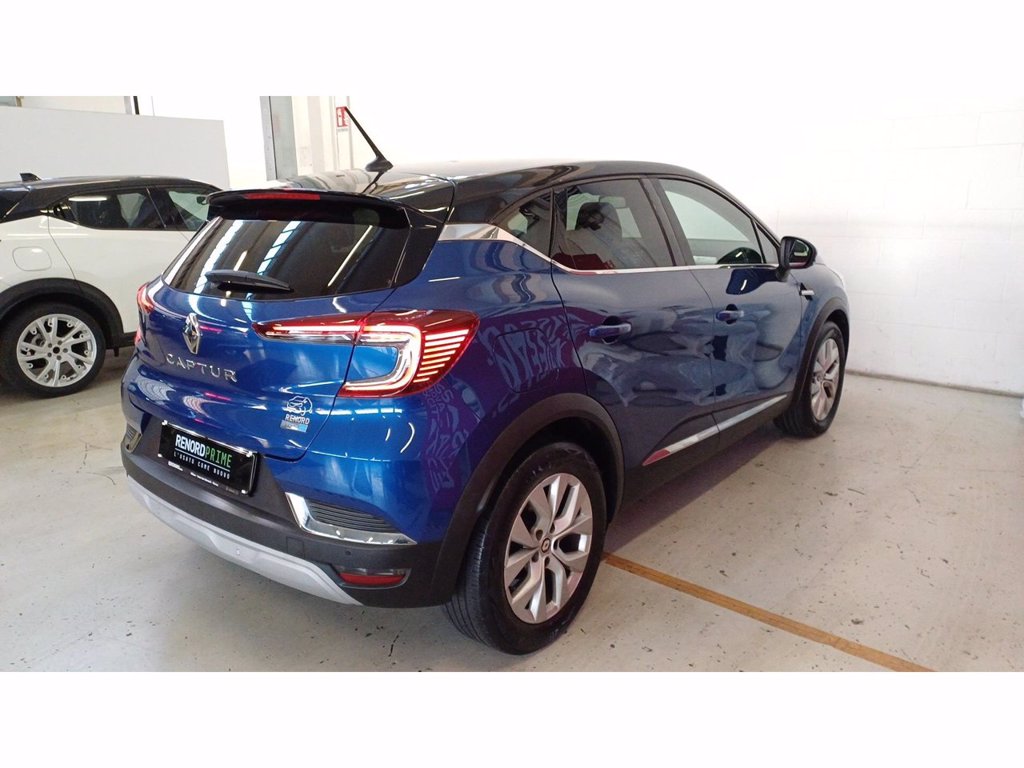 RENAULT Captur 1.6 E-TECH Hybrid Intens Auto